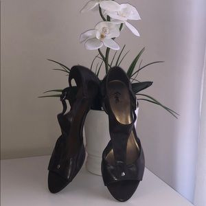 Fioni Sandal Heels